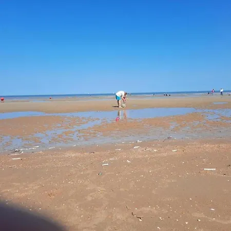 In Near The Sea Coxyde